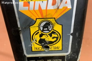 Monobrosse master Linda